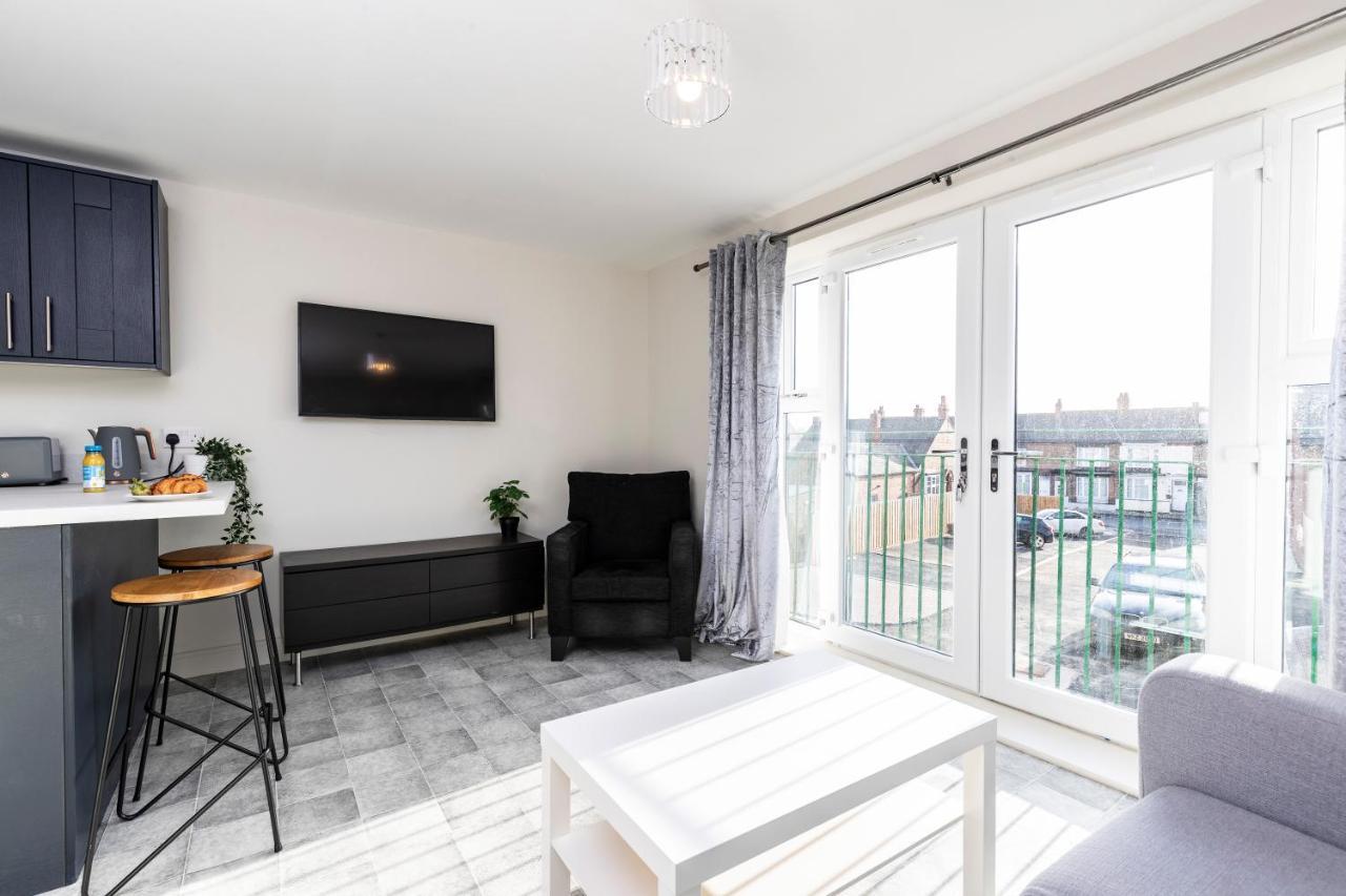 Avery House 1 - One Bedroom With Outdoor Terrace Darlington  Bagian luar foto